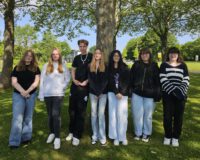 Schülerinnen und Schüler legen Cambridge PET Prüfung ab